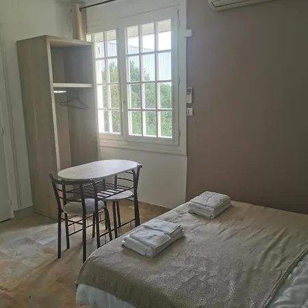 Appartement 3 , Disneyland - Parking Gratuit - Maison Des Platanes Meaux Exterior photo