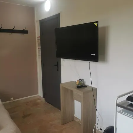 Appartement 3 , Disneyland - Parking Gratuit - Maison Des Platanes Meaux Exterior photo