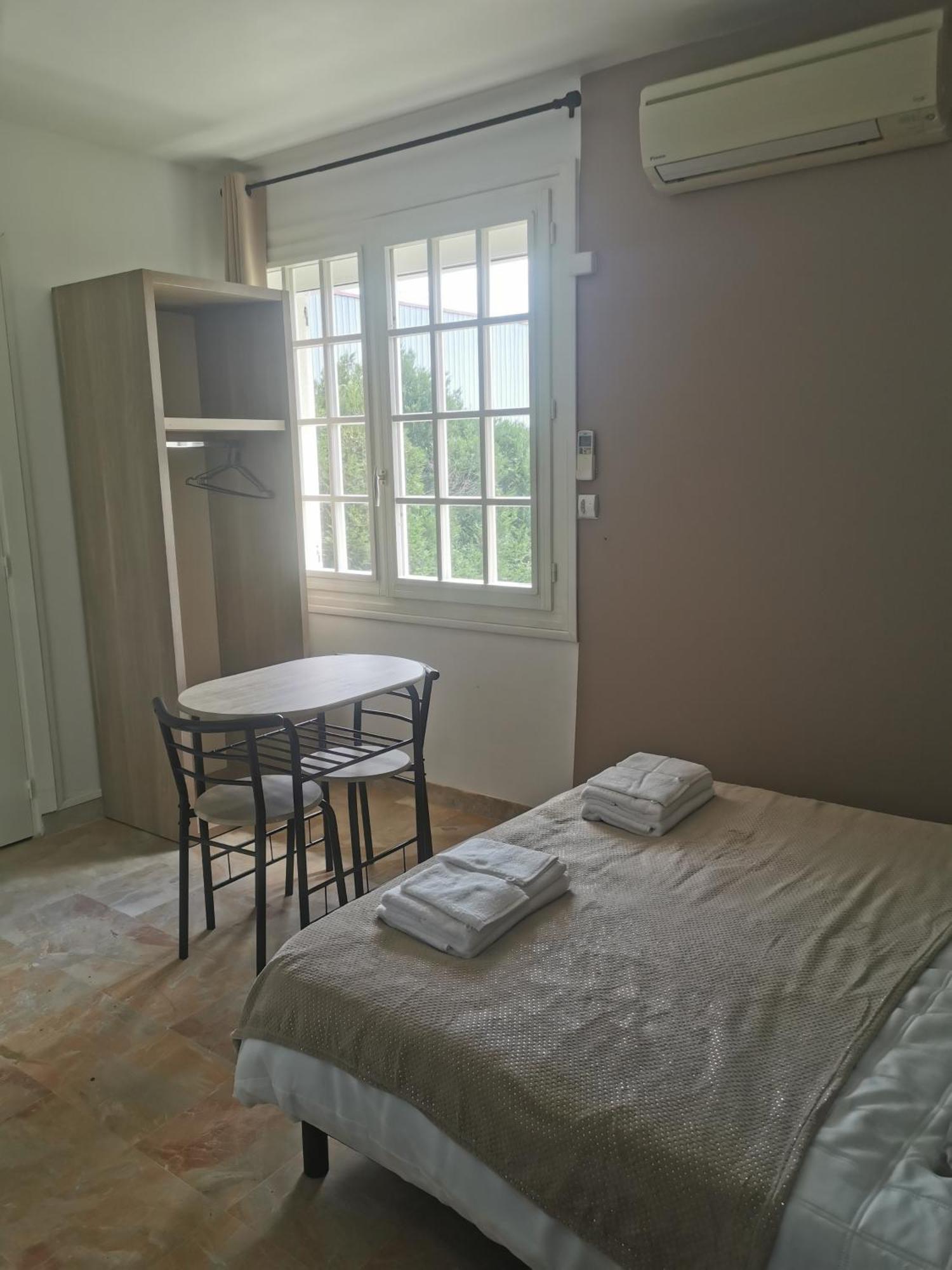 3 , Disneyland - Parking Gratuit - Maison Des Platanes Apartment Meaux